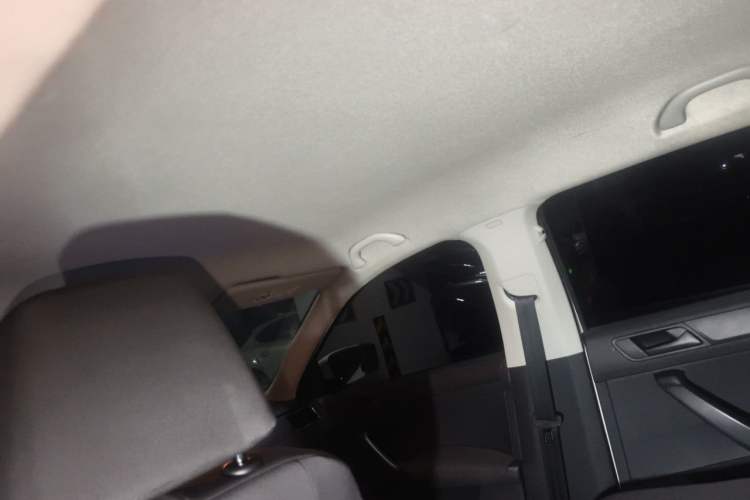Used Skoda Rapid Spaceback 2018 1.4L Manual Standard Edition Headliner