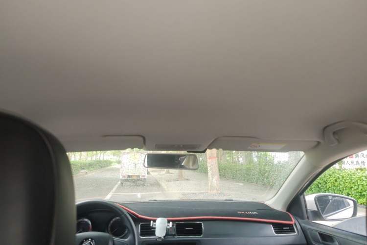 Used Skoda Rapid Spaceback 2018 1.6L Manual Standard Edition Headliner