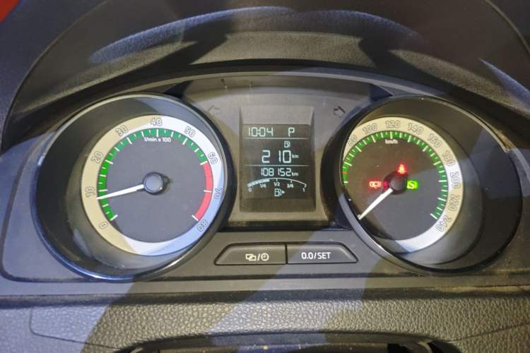 Used Skoda Rapid Spaceback 2018 1.6L Automatic Comfort Edition Instrument Cluster