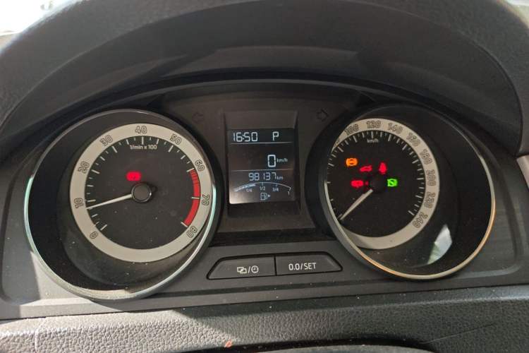 Used Skoda Rapid Spaceback 2018 1.6L Automatic Comfort Edition Instrument Cluster