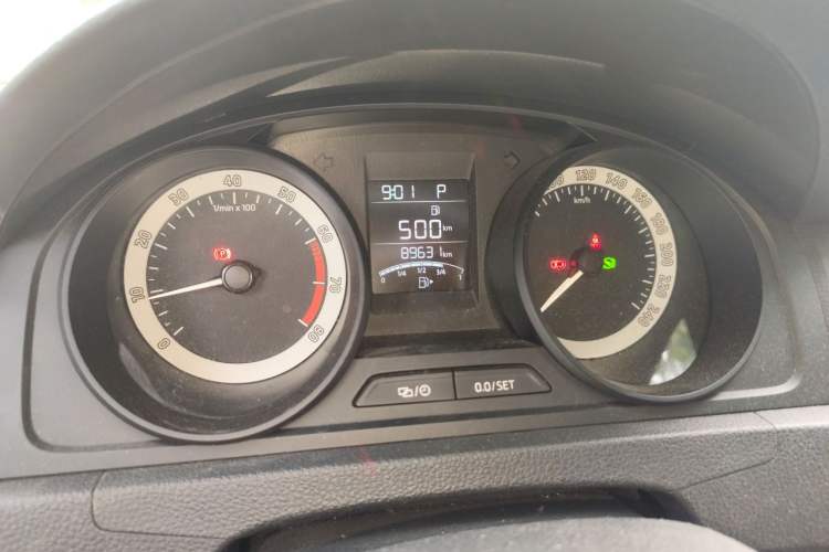 Used Skoda Rapid Spaceback 2018 1.6L Automatic Standard Edition Instrument Cluster