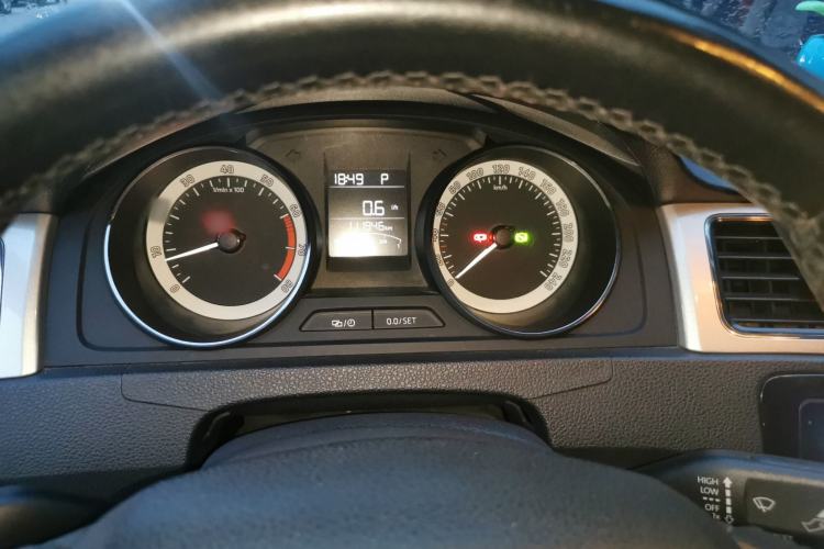 Used Skoda Rapid Spaceback 2018 1.6L Automatic Comfort Edition Instrument Cluster