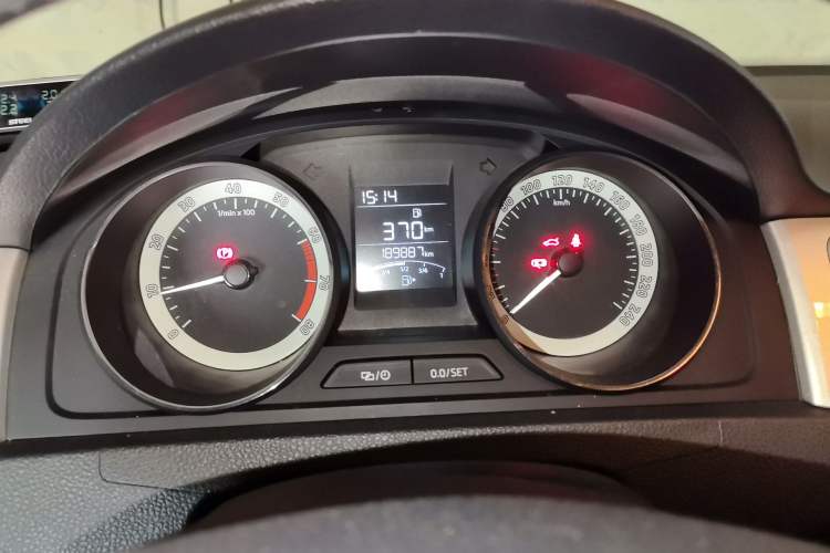 Used Skoda Rapid Spaceback 2018 1.6L Manual Comfort Edition Instrument Cluster