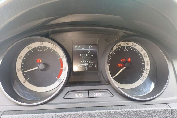 Used Skoda Rapid Spaceback 2018 1.6L Automatic Comfort Edition Instrument Cluster