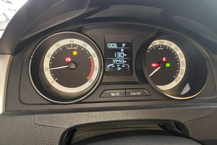 Used Skoda Rapid Spaceback 2018 1.6L Automatic Comfort Edition Instrument Cluster