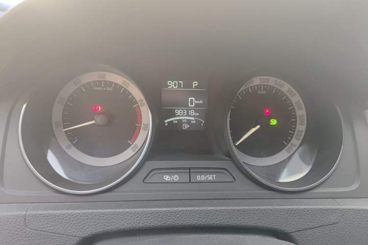 Used Skoda Rapid Spaceback 2018 1.6L Automatic Comfort Edition Instrument Cluster