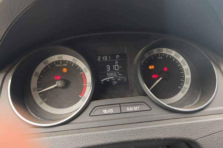 Used Skoda Rapid Spaceback 2018 1.6L Automatic Comfort Edition Instrument Cluster