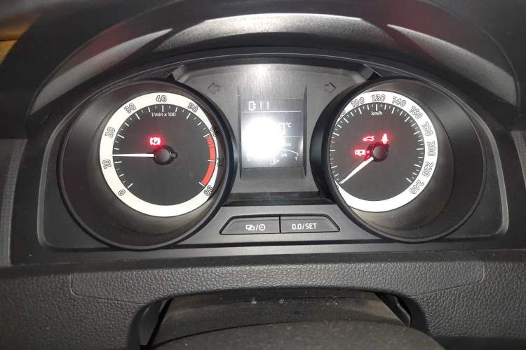 Used Skoda Rapid Spaceback 2018 1.6L Manual Standard Edition Instrument Cluster