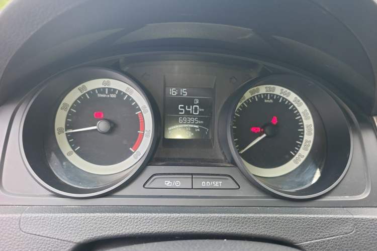 Used Skoda Rapid Spaceback 2018 1.6L Manual Standard Edition Instrument Cluster