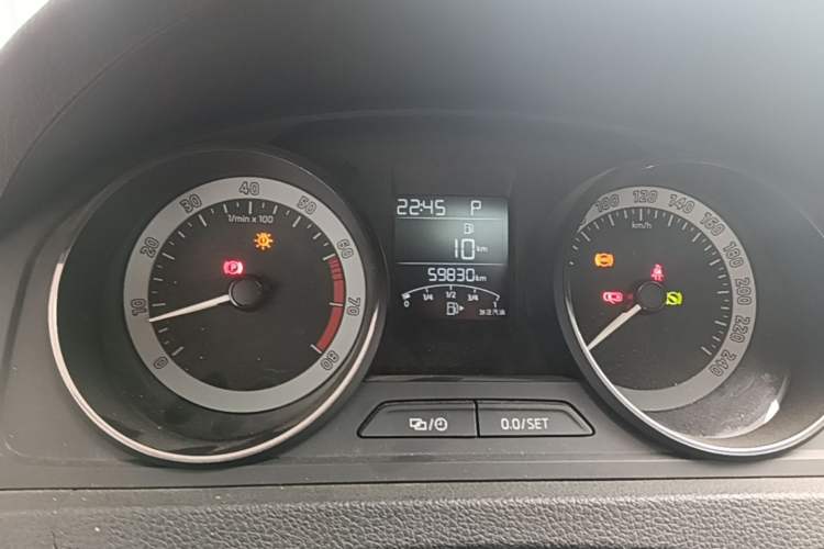 Used Skoda Rapid Spaceback 2018 1.6L Automatic Comfort Edition Instrument Cluster