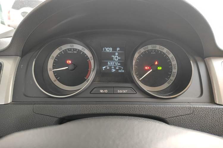 Used Skoda Rapid Spaceback 2018 1.6L Automatic Comfort Edition Instrument Cluster