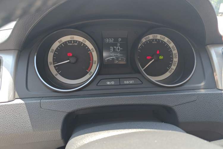 Used Skoda Rapid Spaceback 2018 1.6L Automatic Comfort Edition Instrument Cluster