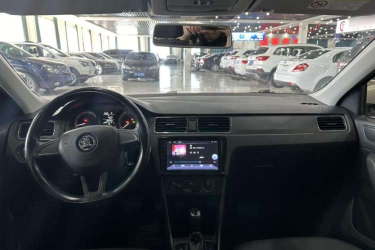 Used Skoda Rapid Spaceback 2018 1.6L Automatic Standard Edition Interior 1