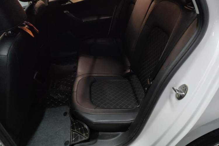 Used Skoda Rapid Spaceback 2018 1.6L Automatic Comfort Edition Interior 1