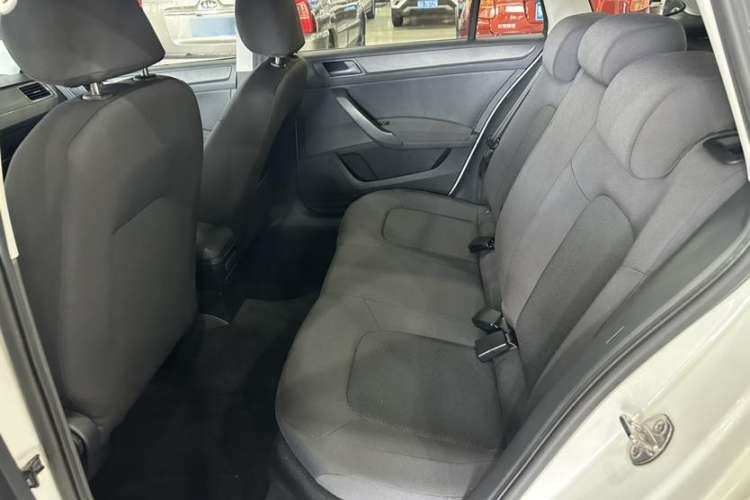 Used Skoda Rapid Spaceback 2018 1.6L Automatic Standard Edition Interior 2