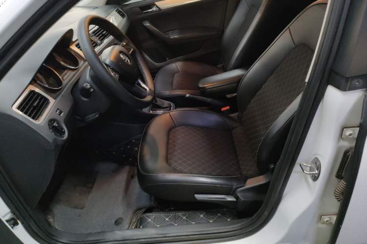 Used Skoda Rapid Spaceback 2018 1.6L Automatic Comfort Edition Interior 2