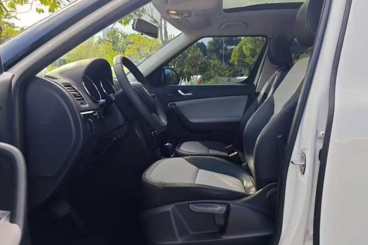 Used Skoda Rapid Spaceback 2018 1.6L Automatic Comfort Edition Interior 2