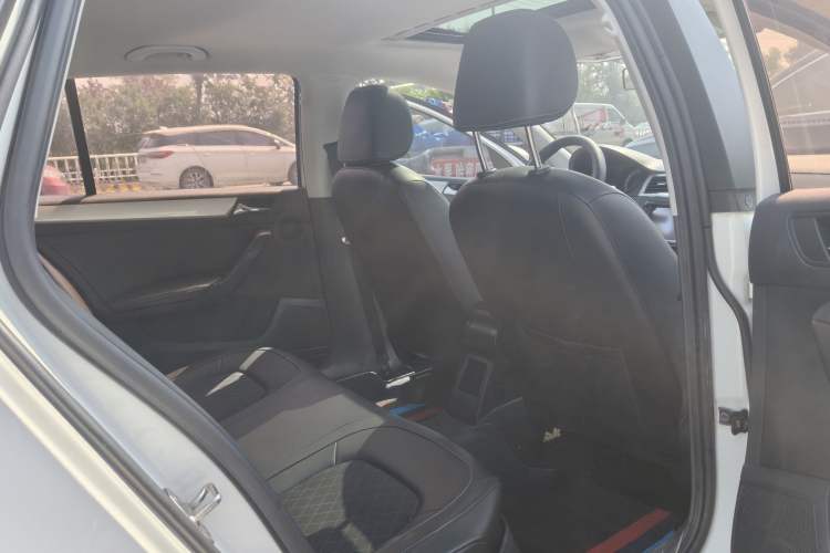Used Skoda Rapid Spaceback 2018 1.6L Automatic Comfort Edition Interior 3