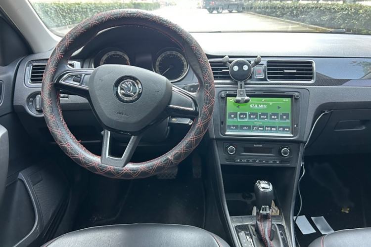 Used Skoda Rapid Spaceback 2018 TSI230 DSG Sport Edition Interior 4