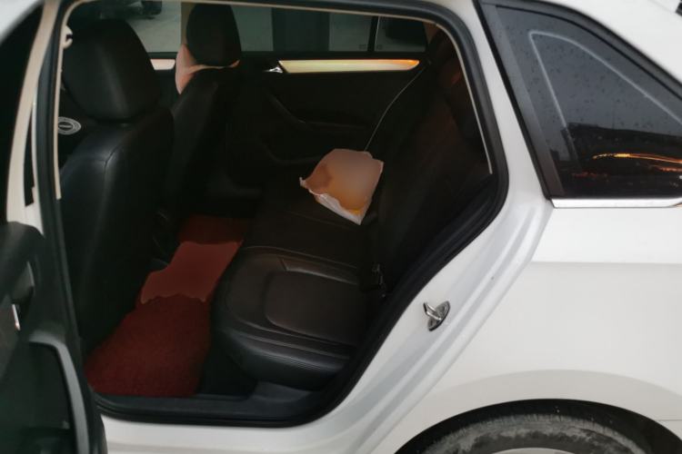 Used Skoda Rapid Spaceback 2018 1.6L Automatic Comfort Edition Interior 4