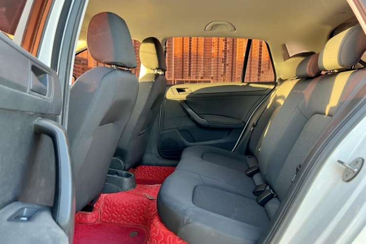 Used Skoda Rapid Spaceback 2018 1.6L Automatic Standard Edition Interior 6