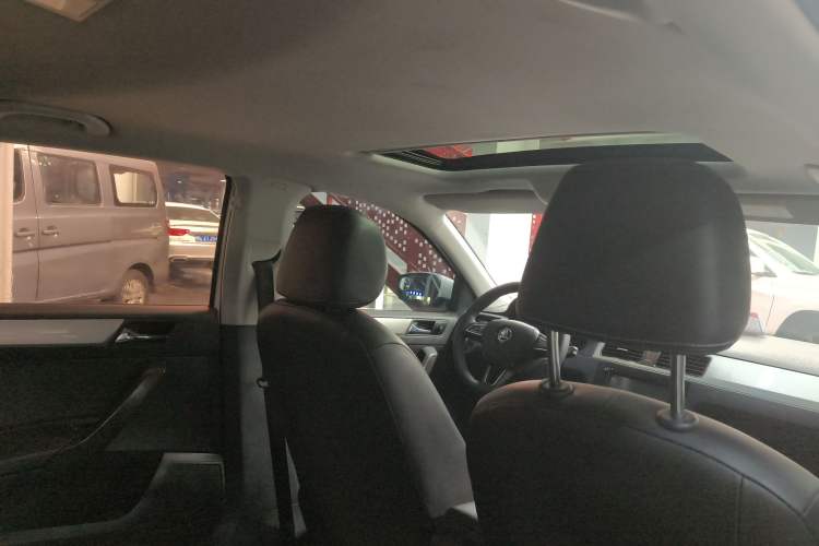 Used Skoda Rapid Spaceback 2018 1.6L Automatic Comfort Edition Interior 6