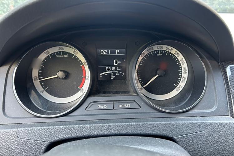 Used Skoda Rapid Spaceback 2018 TSI230 DSG Sport Edition Interior 7