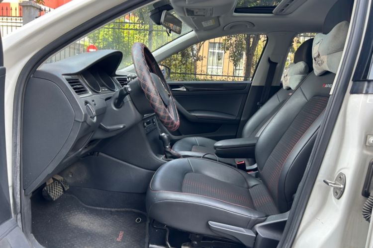 Used Skoda Rapid Spaceback 2018 TSI230 DSG Sport Edition Interior 9