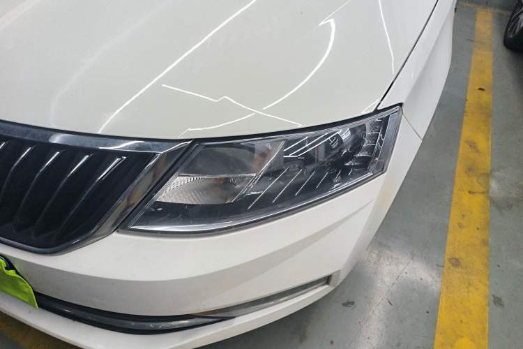Used Skoda Rapid Spaceback 2018 TSI230 DSG Sport Edition Left Front Headlight