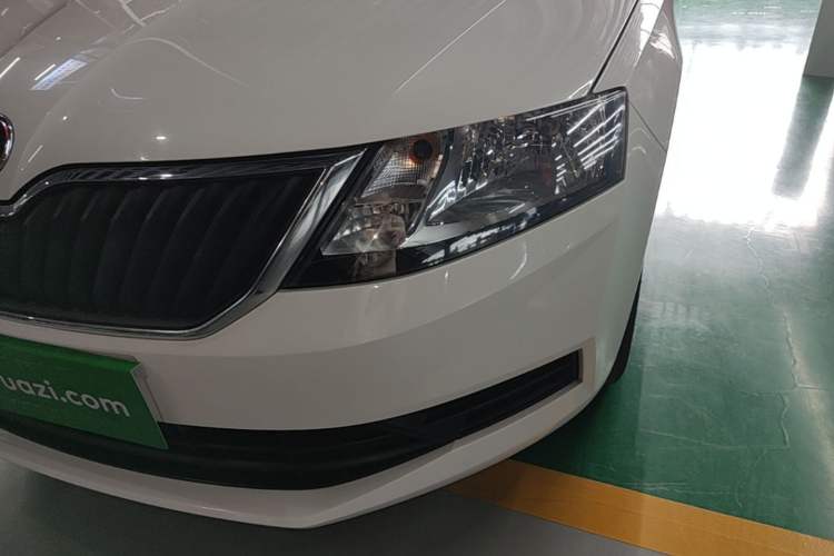 Used Skoda Rapid Spaceback 2018 1.4L Manual Standard Edition Left Front Headlight
