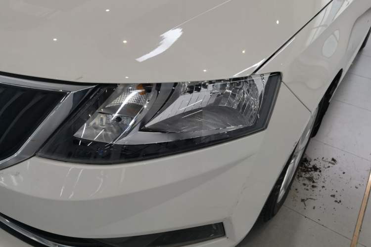 Used Skoda Rapid Spaceback 2018 1.6L Automatic Comfort Edition Left Front Headlight