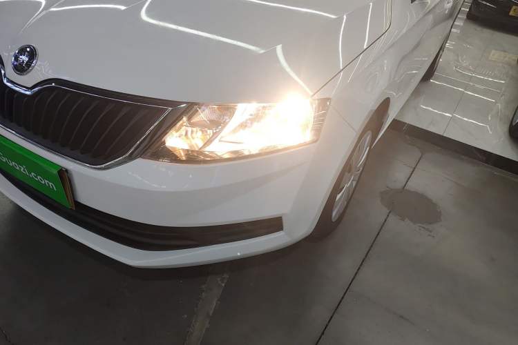 Used Skoda Rapid Spaceback 2018 1.6L Automatic Standard Edition Left Front Headlight