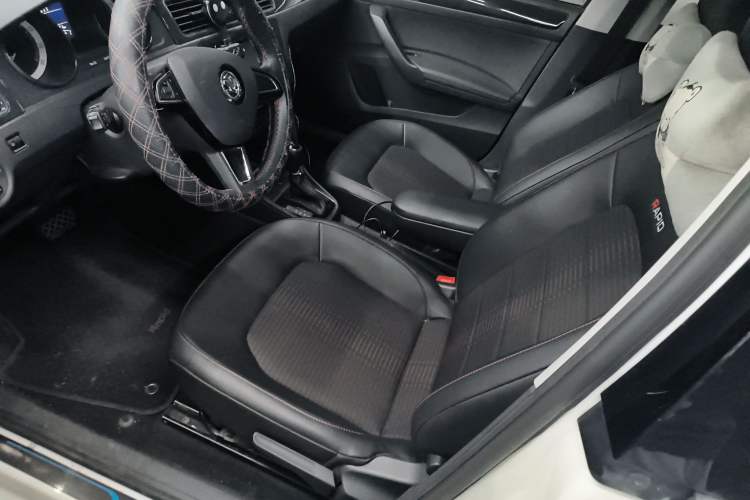 Used Skoda Rapid Spaceback 2018 TSI230 DSG Sport Edition Left Front Seat