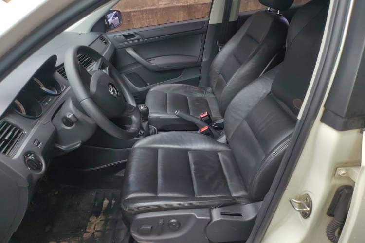 Used Skoda Rapid Spaceback 2018 1.4L Manual Standard Edition Left Front Seat