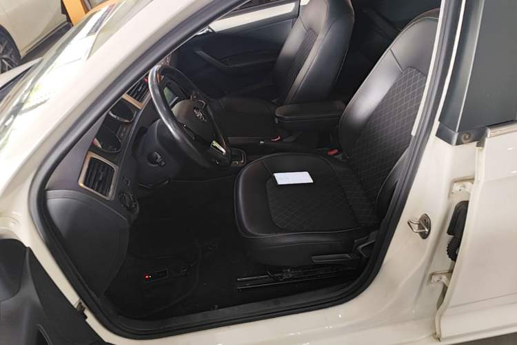Used Skoda Rapid Spaceback 2018 1.6L Automatic Comfort Edition Left Front Seat