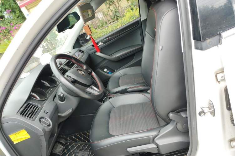 Used Skoda Rapid Spaceback 2018 1.6L Automatic Sport Edition Left Front Seat
