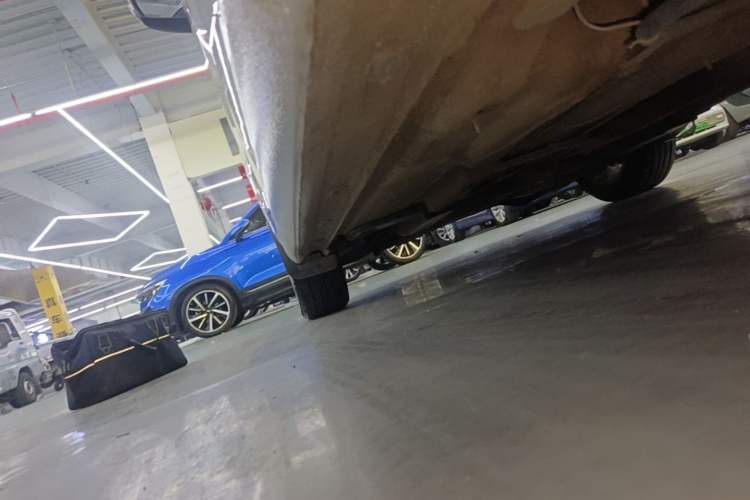 Used Skoda Rapid Spaceback 2018 1.6L Manual Comfort Edition Left Side Sill