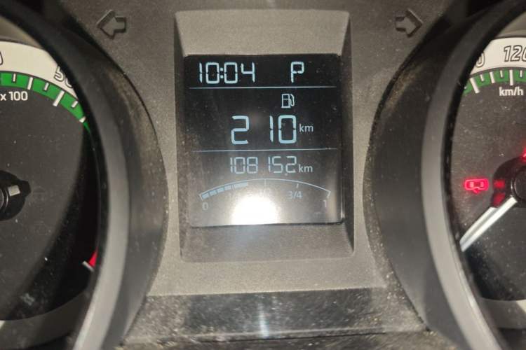 Used Skoda Rapid Spaceback 2018 1.6L Automatic Comfort Edition Odometer Close Up