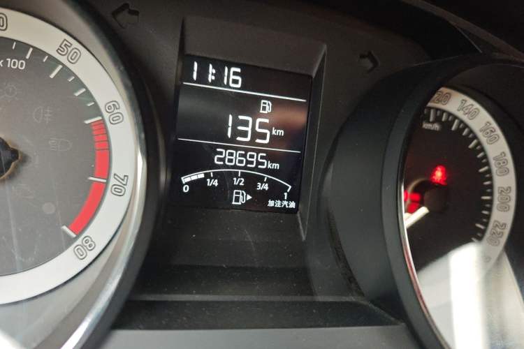 Used Skoda Rapid Spaceback 2018 1.6L Manual Comfort Edition Odometer Close Up