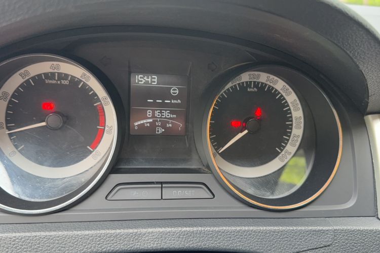 Used Skoda Rapid Spaceback 2018 1.6L Manual Comfort Edition Odometer Close Up