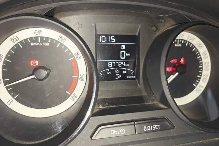 Used Skoda Rapid Spaceback 2018 1.6L Manual Comfort Edition Odometer Close Up