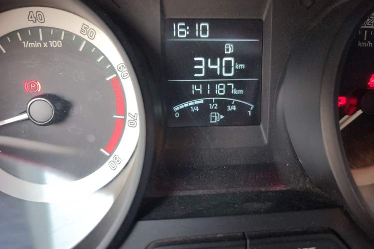 Used Skoda Rapid Spaceback 2018 1.6L Manual Standard Edition Odometer Close Up
