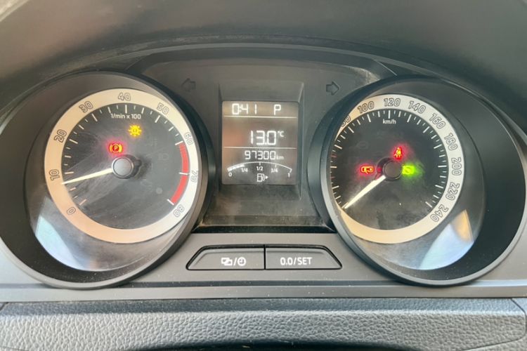 Used Skoda Rapid Spaceback 2018 1.6L Automatic Standard Edition Odometer Close Up