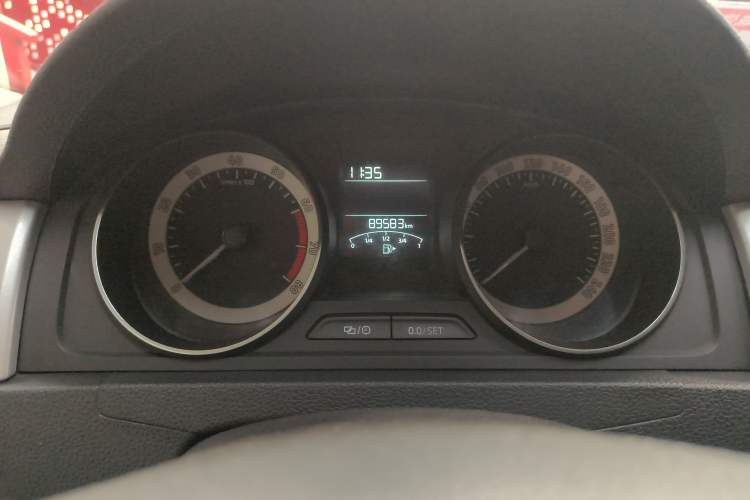 Used Skoda Rapid Spaceback 2018 1.6L Automatic Comfort Edition Odometer Close Up