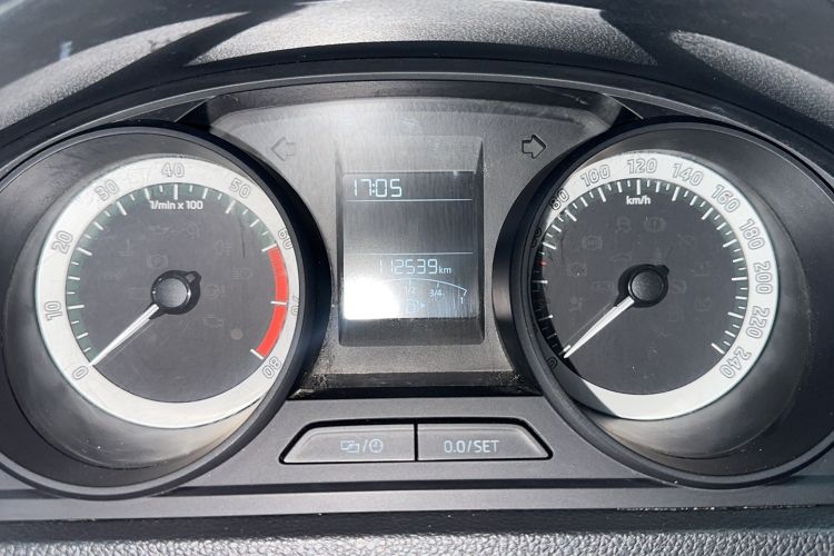 Used Skoda Rapid Spaceback 2018 1.6L Automatic Standard Edition Odometer Close Up