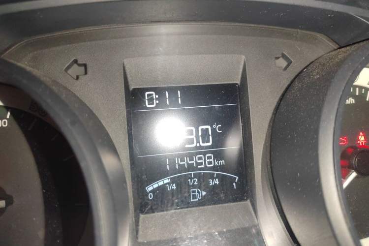 Used Skoda Rapid Spaceback 2018 1.6L Manual Standard Edition Odometer Close Up