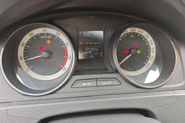 Used Skoda Rapid Spaceback 2018 1.6L Automatic Comfort Edition Odometer Close Up
