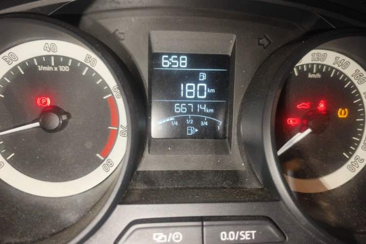 Used Skoda Rapid Spaceback 2018 1.4L Manual Standard Edition Odometer Close Up