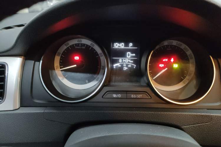 Used Skoda Rapid Spaceback 2018 1.6L Automatic Comfort Edition Odometer Close Up