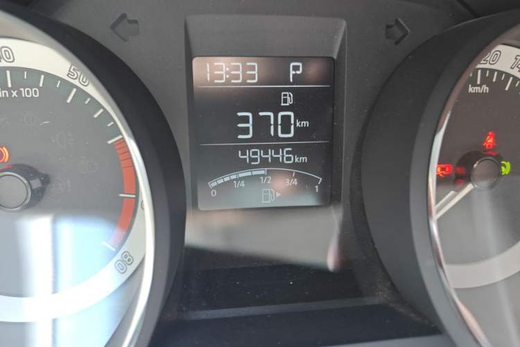 Used Skoda Rapid Spaceback 2018 1.6L Automatic Comfort Edition Odometer Close Up